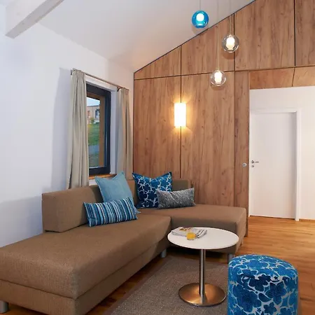 Ferienhaus Ferienhaus Für Bis Zu 4 Personen Zur Seeseite - [#125254] *