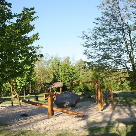 Ferienhaus Für Bis Zu 4 Personen Zur Seeseite - [#125254] Ferienhaus